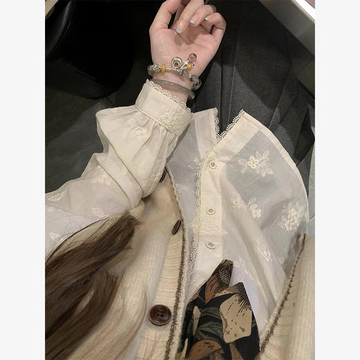 西遇法式蕾丝刺绣衬衫女2026秋季花边设计感气质长袖上衣SS060966 商品图1