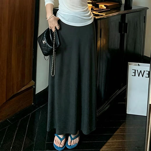 西遇高级灰针织半身裙女2026秋季高弹垂感软糯显瘦遮肉气质长裙SS060968 商品图4
