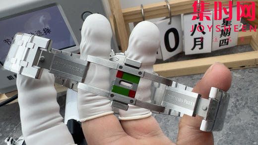 OCTA爱彼皇家橡树计时26331系列 蓝色盘 男士腕表 表径41mm 丹东4801一体机 自动上链计时码表 商品图7