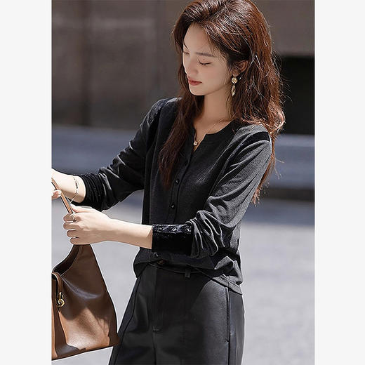 西遇韩系撞色拼接V领T恤女2026秋季单排扣气质显瘦长袖上衣SS060960 商品图2