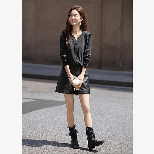 西遇韩系撞色拼接V领T恤女2026秋季单排扣气质显瘦长袖上衣SS060960 商品图3