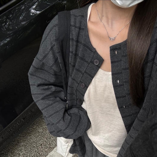 【慵懒条纹外套】圆领开衫条纹外套 面料磨毛质感 软乎乎的面料 温柔松弛感 商品图4