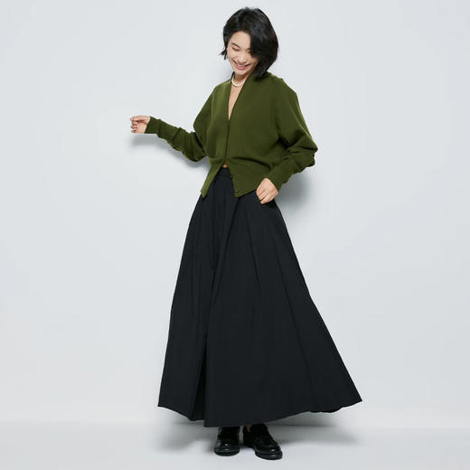 西遇法式极简V领针织开衫女2026秋冬苔藓绿高级感气质上衣SS060992 商品图3