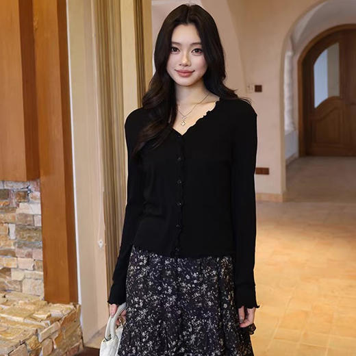 西遇木耳边花瓣设计感T恤女2026秋季天丝羊毛显瘦针织上衣SS060987 商品图2