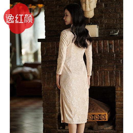 逸红颜《阑珊处》2026秋新款司藤同款烂花弹力丝绒订珠礼服旗袍女 商品图4