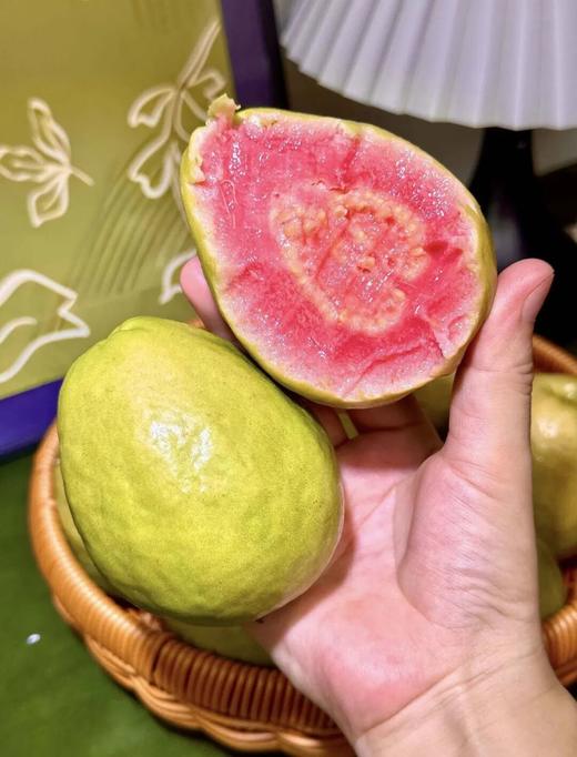 澄海草莓红心芭乐/奶油白心芭乐 | 切开就是粉红果肉，天生自带一种清新草莓香，满足感瞬间爆棚 商品图0