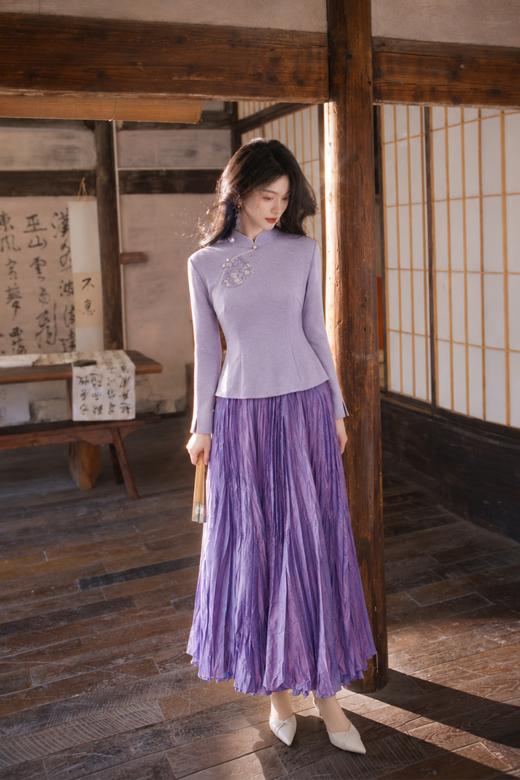 逸红颜明月优选 #「浅烟罗」软糯针织宝相花刺绣收腰上衣，浅紫米白相衬，一襟好意，日常好穿 商品图3