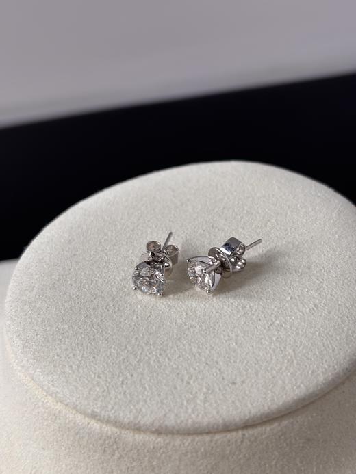 MAISON COVET  圆形四爪培育钻石耳钉 商品图5