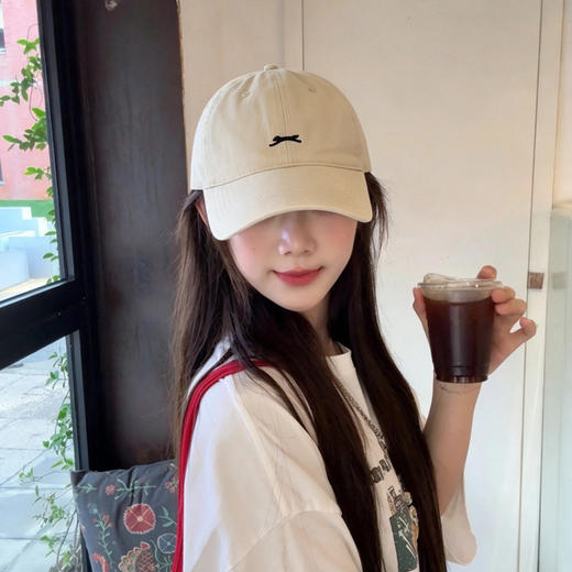 【清爽透气 日常通勤】史莱辛格 Slazenger情侣款刺绣棒球帽 多色可选 适配各种穿搭 商品图3