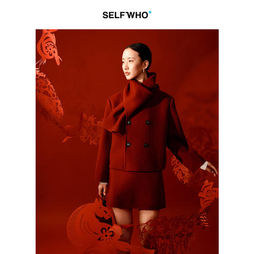 SELFWHO新年红色绵羊毛围巾领双面呢大衣女冬新款小个子短款外套 商品图3