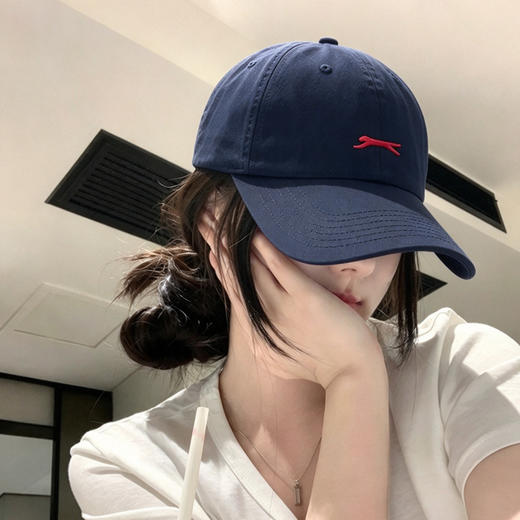 【清爽透气 日常通勤】史莱辛格 Slazenger情侣款刺绣棒球帽 多色可选 适配各种穿搭 商品图10