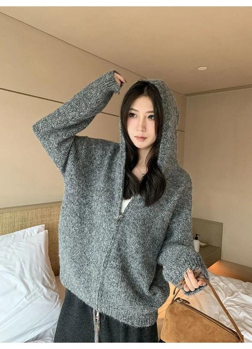 复古连帽花纱针织开衫 | 短款宽松廓形+落肩袖，是经典的慵懒老钱风版型 商品图1
