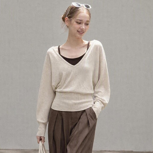 西遇法式高级感两件套女2026秋季软糯V领宽松显瘦百搭针织上衣SS060998 商品图2