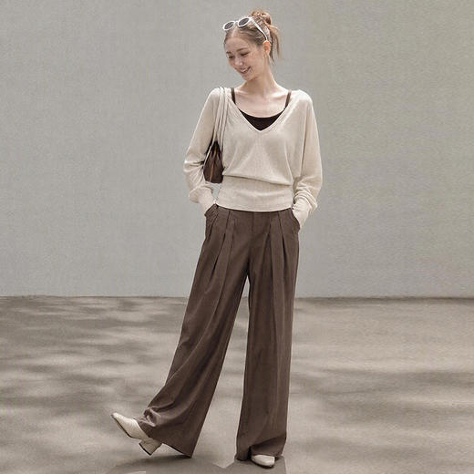 西遇法式高级感两件套女2026秋季软糯V领宽松显瘦百搭针织上衣SS060998 商品图4