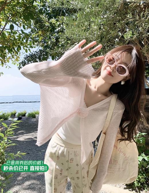 <曾小咸推荐>微信粉丝秒杀专场 仅此今天 活动结束下架 【时髦调性】可拆卸带花胸针开衫 日常109.99 立降60 元 今天秒杀价49.99 ！！ 商品图1