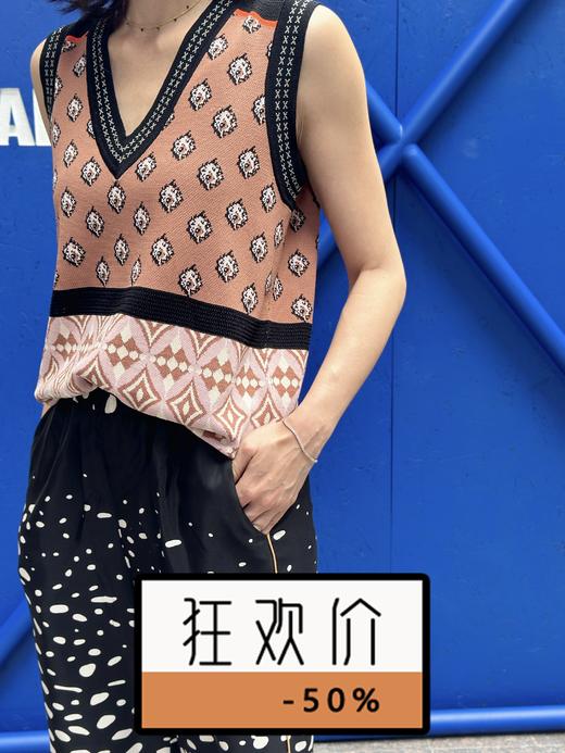 TYNVIE 针织马甲背心 - 咖色印花 商品图0