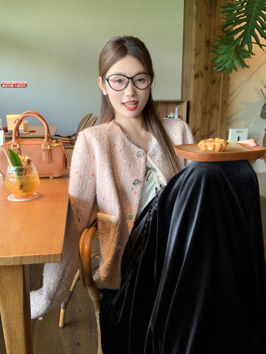 <曾小咸推荐>新品现货秒杀！卖完下架不再补 ！微信粉丝打折价！！粉色小香风外套开衫 日常239.99/件 立减80 秒杀159.99/件！！ 商品图0
