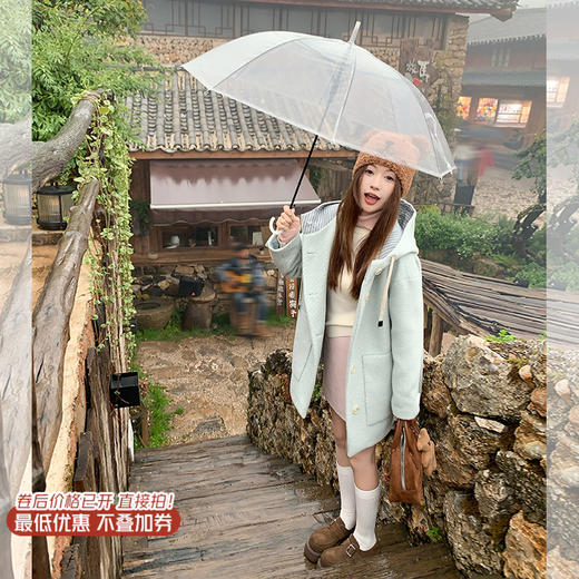 <曾小咸推荐>新品现货秒杀！卖完下架不再补 ！微信粉丝打折价！！连帽毛呢中长款外套 日常329.99/件 立减140 秒杀189.99/件！！白色打底衫 日常119.99 立减60 秒杀59.99！！ 商品图0