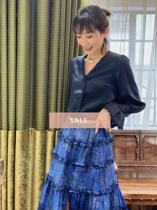 TYNVIE 雪纺木耳边装饰花瓣袖长袖上衣-藏青 商品图0