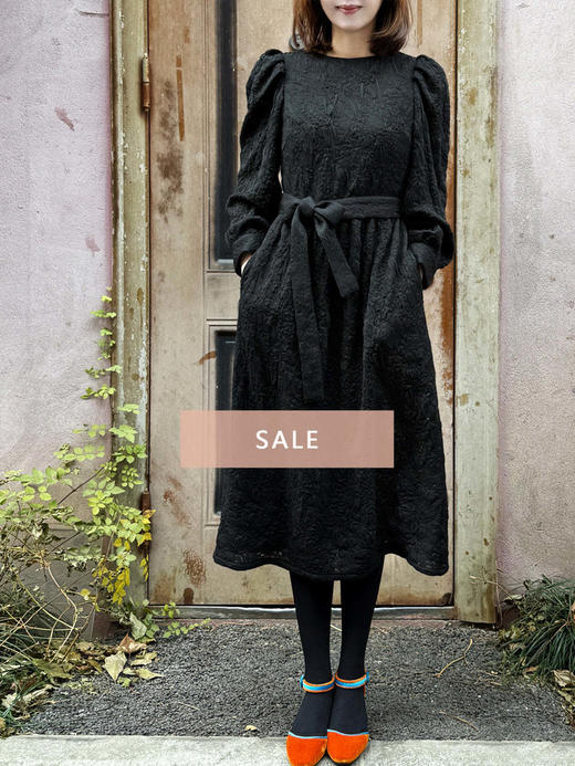 TYNVIE 提花泡泡袖中长连衣裙 - 黑色 商品图0