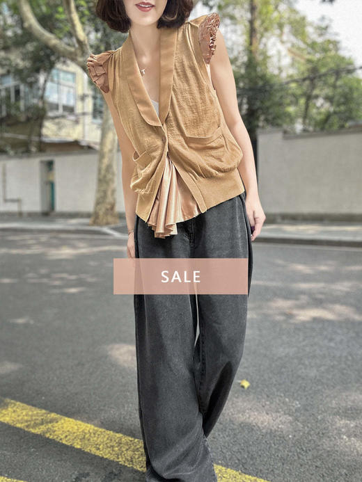 TYNVIE 花边肩饰针织马甲开衫-卡其色 商品图0