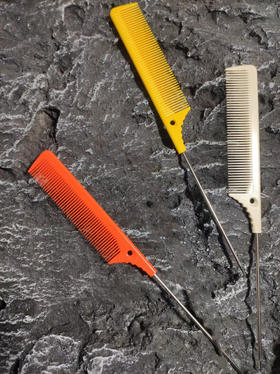 SA.KA硅胶梳K-6T   橙色 黄色 白色 裁发梳 挑梳 梳子