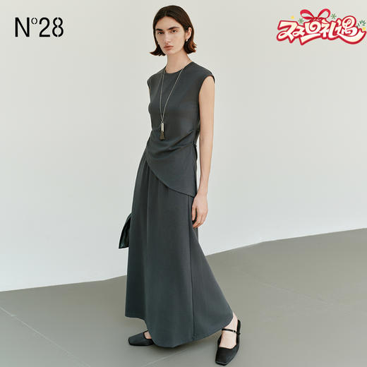 【破价】N°28 夏季2025新款法式设计不规则无袖T恤女 垂感半身裙长款裙子套装895251Z519 商品图0