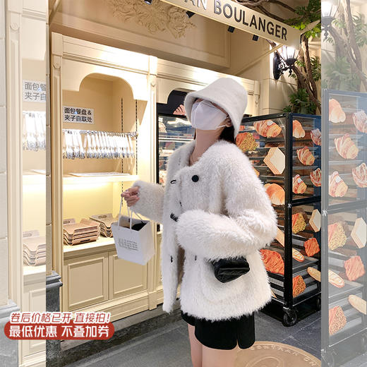 <曾小咸推荐>现货秒杀！毛茸茸白色短款外套 日常299.99/件 立减160 秒杀139.99/件！！ 商品图1