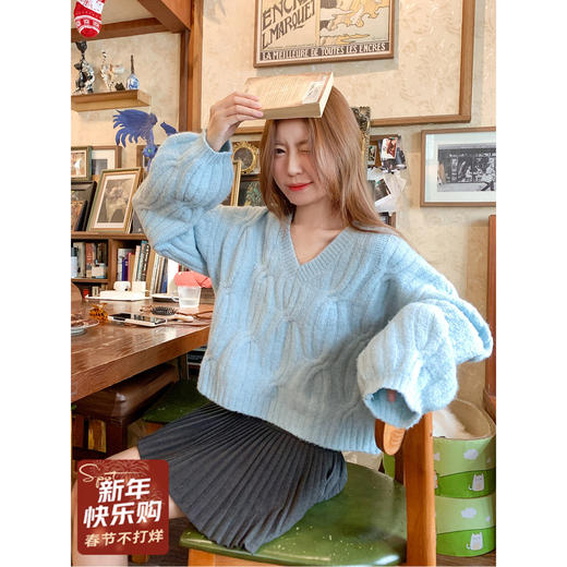 <曾小咸推荐> 2.18 现货秒杀 ！微信超特价！韩系v领短款针织衫 日常189.99 立减100 秒杀89.99！！ 半裙 秒杀79.99！！ 商品图2