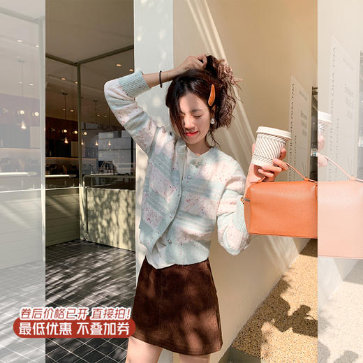 <曾小咸推荐>新品现货秒杀！卖完下架不再补 ！微信粉丝打折价！！短款圆领条纹毛衣 日常189.99/件 立减100 秒杀89.99/件！！ 商品图0