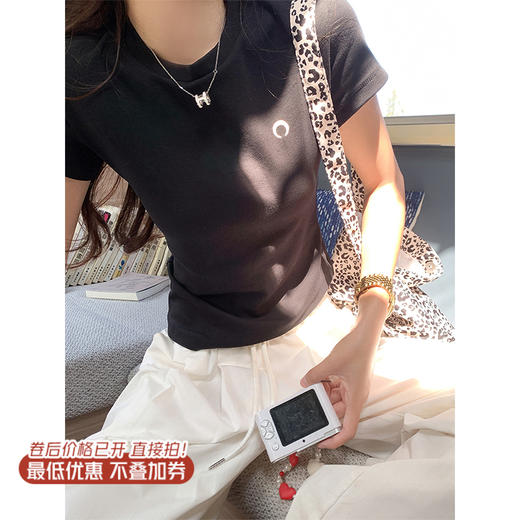 <曾小咸推荐>2色修身短袖T恤 日常89.99/件 立减40 秒杀49.99/件！！ 商品图0