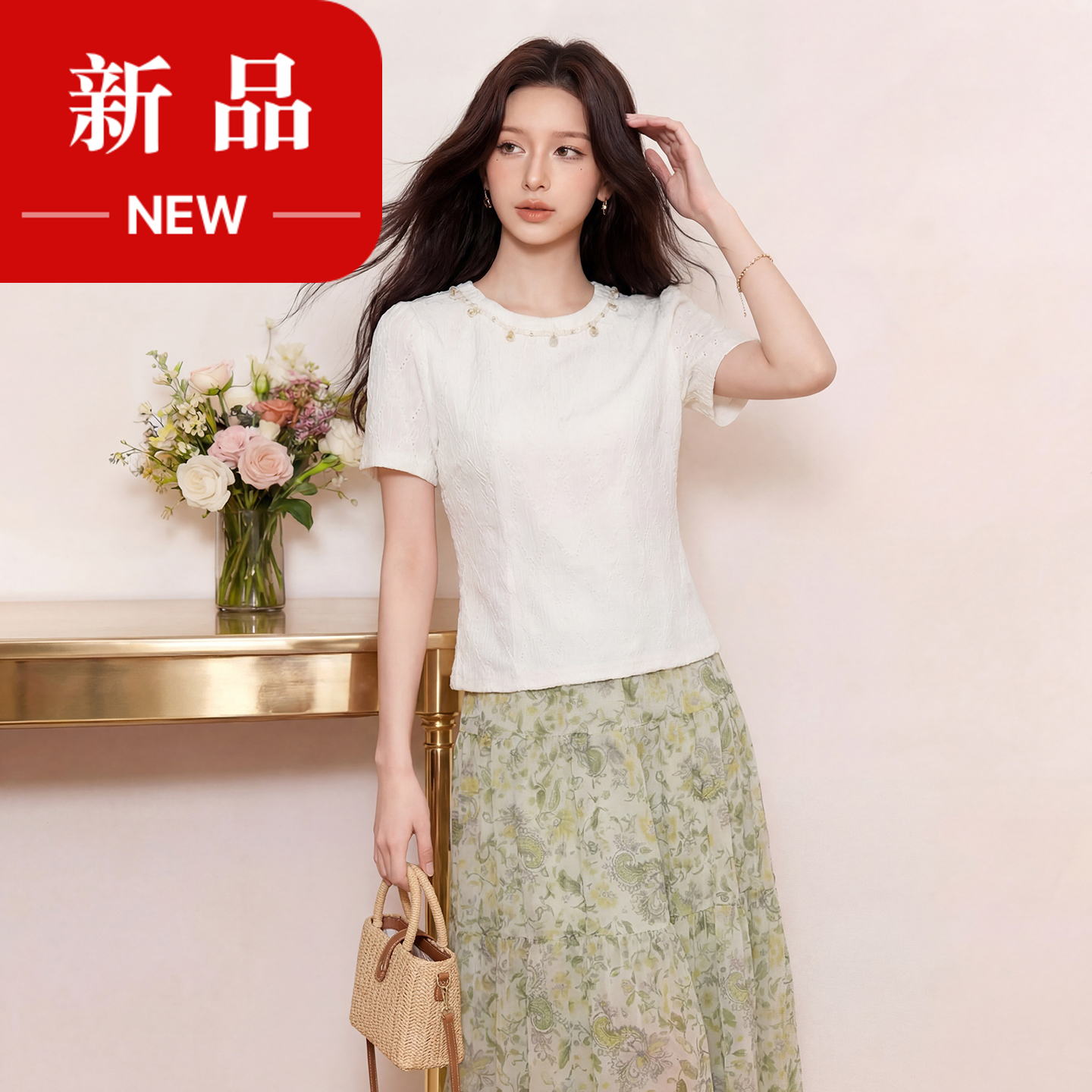 奢姿大码女装2026夏季胖妹妹时尚减龄肌理钻饰气质圆领短袖上衣