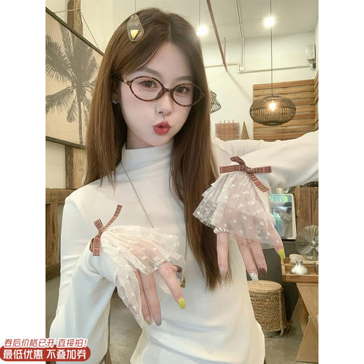 <曾小咸推荐>现货秒杀 ！微信超特价！半高领蕾丝拼接打底衫 日常129.99 立减60 秒杀69.99！！外套  秒杀169.99！！ 商品图0