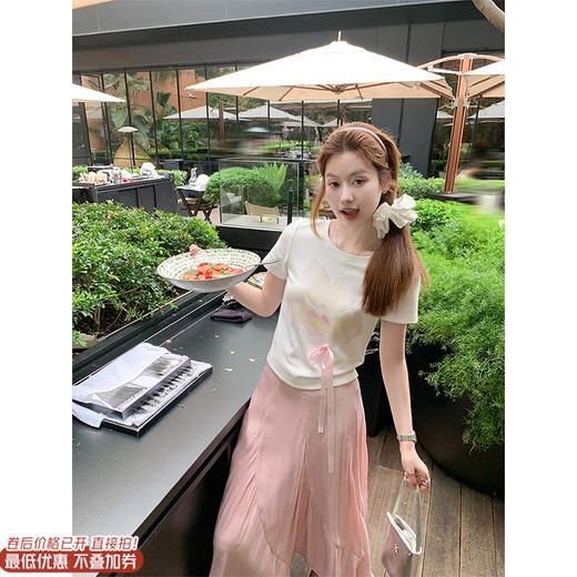<曾小咸推荐>新品现货秒杀！卖完下架不再补 ！微信粉丝打折价！！蝴蝶结印花短袖T恤 日常109.99/件 立减50 秒杀59.99/件！！ 商品图0