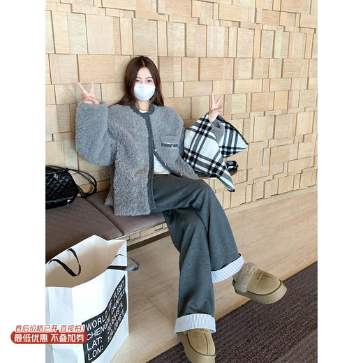 <曾小咸推荐>现货秒杀！微信超特价！韩系毛绒羊羔毛外套 日常429.99/件 立减180 秒杀249.99/件！！深灰西装裤秒杀89.99！ 打底衫 秒杀59.99 商品图0