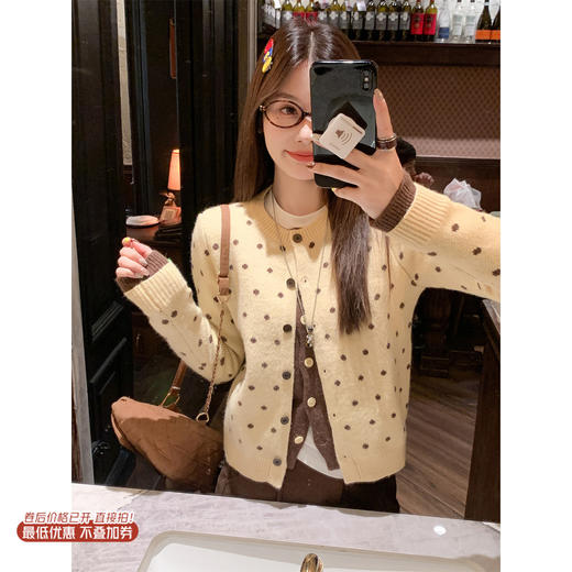 <曾小咸推荐>现货秒杀 ！微信超特价！韩系假两件波点针织开衫 日常199.99 立减110 秒杀89.99！！ 商品图0