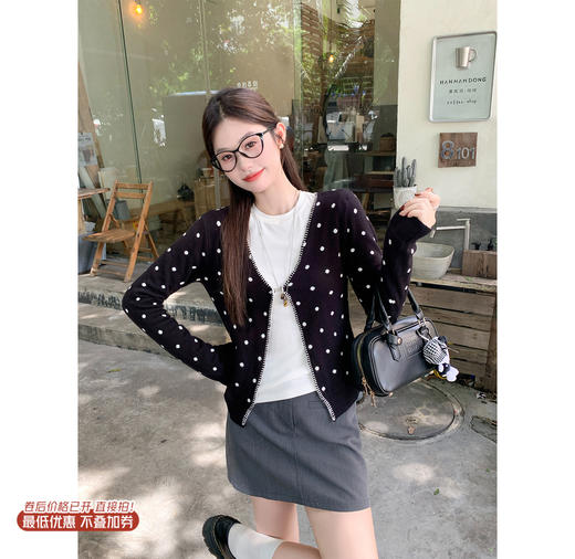 【149元任选2件】现货！黑色波点v领短款毛衣开衫 商品图0