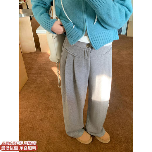 <曾小咸推荐>现货秒杀 ！微信超特价！3色加绒直筒休闲裤 日常189.99 立减100 秒杀89.99！ 湖蓝色毛衣 秒杀89.99！ 条纹连帽毛衣 秒杀99.99！粉色呢子大衣 秒杀179.99！ 商品图0