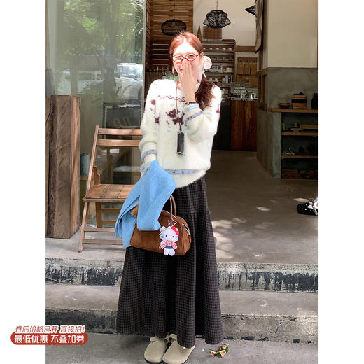 <曾小咸推荐> 现货秒杀！微信超特价！咖色格子半身裙 日常189.99 立减90 秒杀99.99！ 商品图0