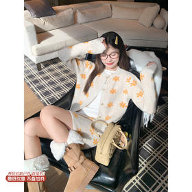 <曾小咸推荐> 现货秒杀！微信超特价！杏拼橙色花朵系扣毛衣 日常179.99 立减100 秒杀79.99！杏拼橙毛织半裙秒杀59.99！