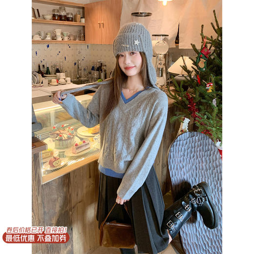 <曾小咸推荐>现货秒杀 ！微信超特价！韩系麻花假两件v领毛衣 日常199.99 立减110 秒杀89.99！！ 商品图0