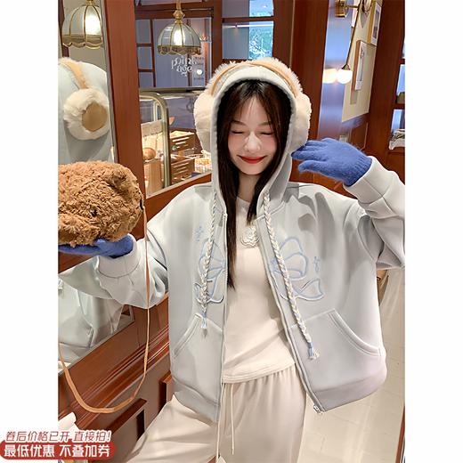 <曾小咸推荐>现货秒杀 ！微信超特价！刺绣蝴蝶结连帽加绒卫衣 日常269.99 立减140 秒杀129.99！！ 商品图0
