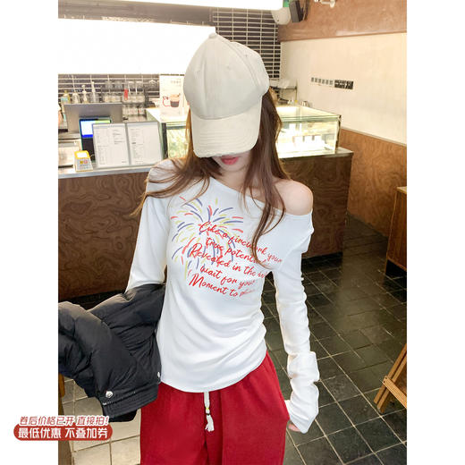 <曾小咸推荐>现货秒杀 ！微信超特价！ 印花露肩长袖t恤 日常129.99 立减60 秒杀69.99！！ 立领羽绒服 日常629.99 立减260 秒杀369.99 商品图0