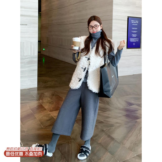 <曾小咸推荐>3.21现货秒杀 ！微信超特价！毛毛马甲 日常239.99 立减140 秒杀99.99！！7分直筒裤 秒杀89.99！！拼布毛衣  秒杀129.99！无袖毛衣 秒杀59.99！！ 商品图0