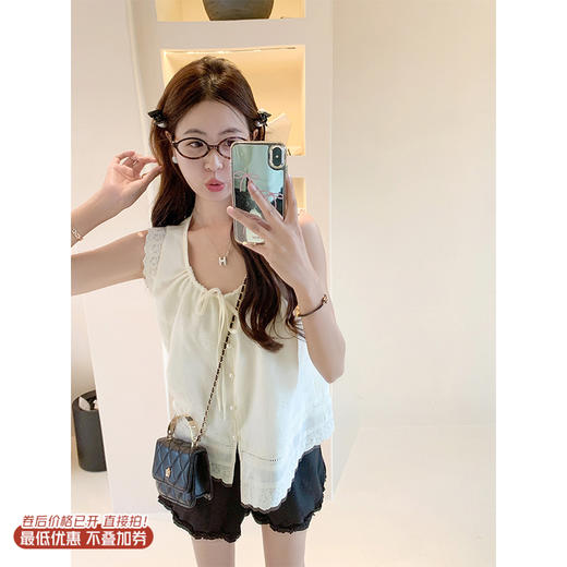 <曾小咸推荐>3.27现货秒杀！微信超特价！杏色蕾丝边无袖娃娃衫衬衫 日常159.99 立减80 秒杀79.99！黑色短裤 日常139.99 立减70 秒杀69.99！ 商品图0