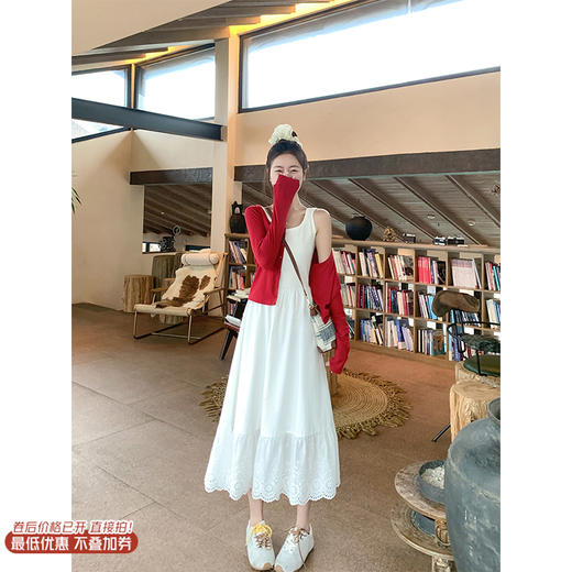 <曾小咸推荐>4.7现货秒杀 ！微信超特价！韩系下摆拼接镂空花边连衣裙 日常189.99 立减90 秒杀99.99！！ 商品图0