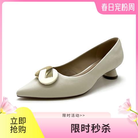千百度时装单鞋春单女单鞋A25106024