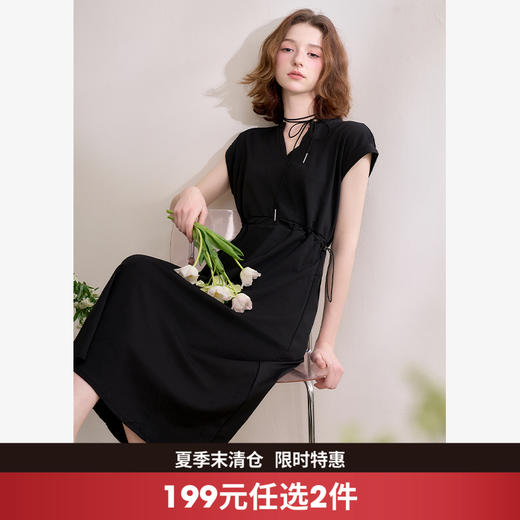 西遇黑色v领连衣裙女新款通勤a字短袖法式收腰长裙D0050475 商品图0