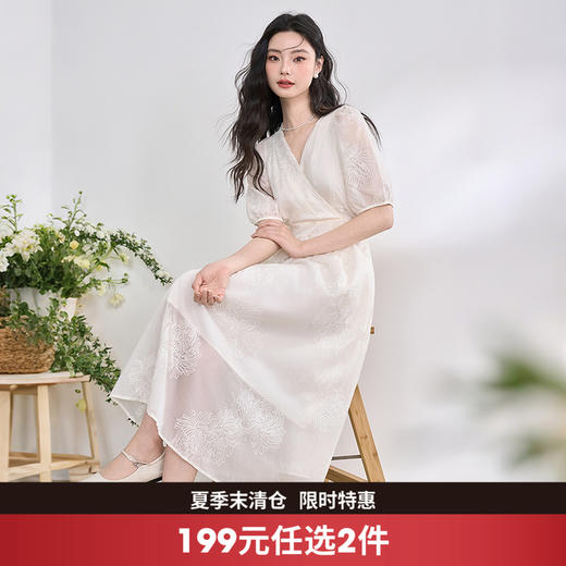 西遇白色法式连衣裙女新款茶歇a字收腰泡泡袖v领长裙D0050471 商品图0