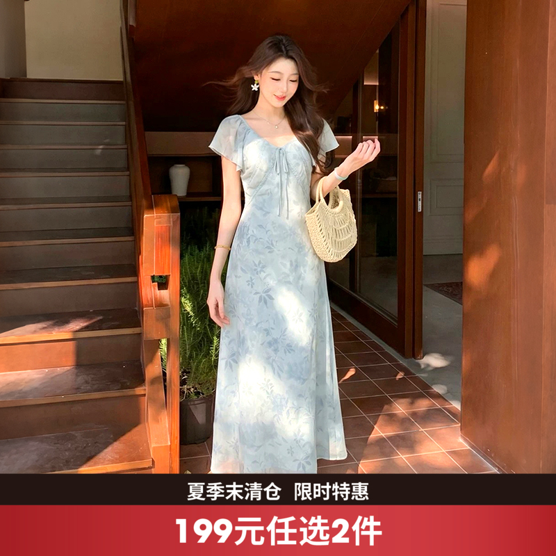 西遇晕染碎花连衣裙女2026夏季新款V领系带小飞袖收腰度假风长裙SS060561